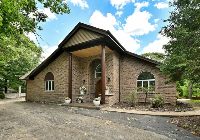 1st image of 8951 W 99th St, Palos Hills, IL 60465 | MLS# 12711601