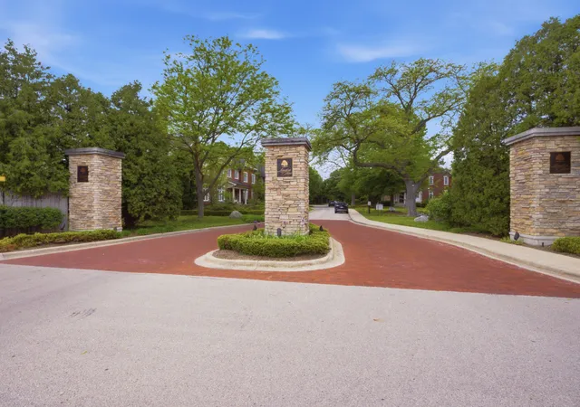 31st image of 4243 Linden Tree Ln, Glenview, IL 60026 | MLS# 12711618