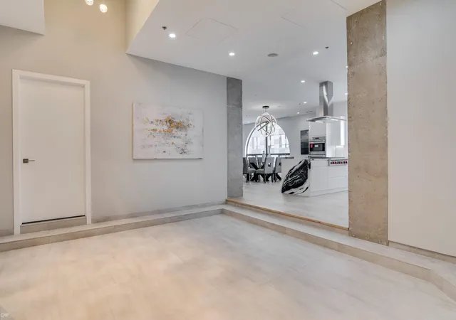Photo 3 of Townhouse for sale at 200 N Dearborn St #4700, Chicago, IL 60601 | MLS# 12711621 | Listing updated on 2026-08-28