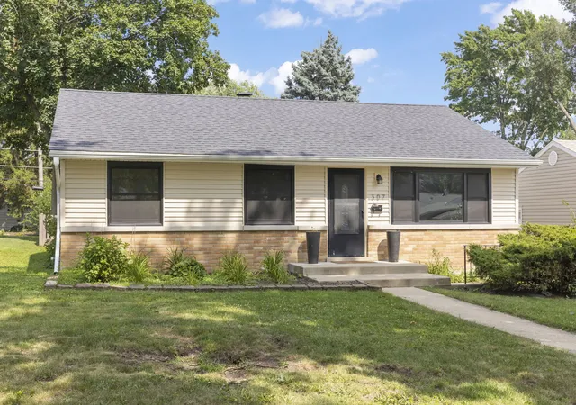 Photo 1 of Sale Pending at 307 S Pierce Ave, Wheaton, IL 60187 | MLS# 12711715 | Listing updated on 2026-08-29