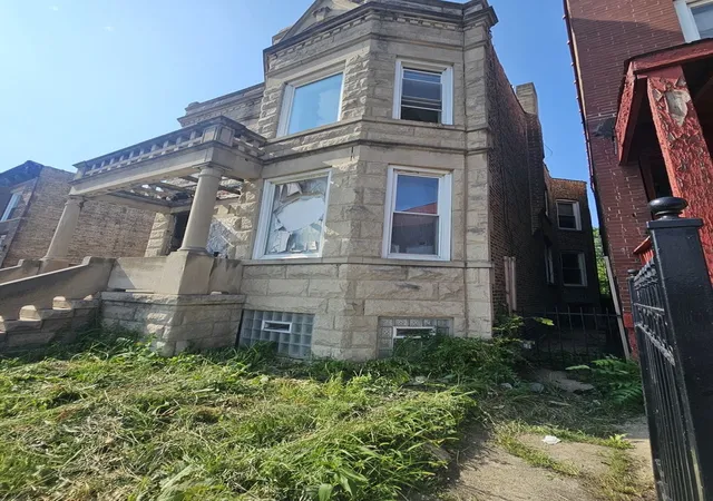 1st image of 3332 W Congress Pkwy, Chicago, IL 60624 | MLS# 12711748