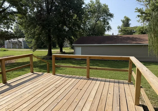 Photo 3 of Single family home for sale at 527 W 6th Street, Centralia, IL 62801 | MLS# 12711752 | Listing updated on 2026-07-27