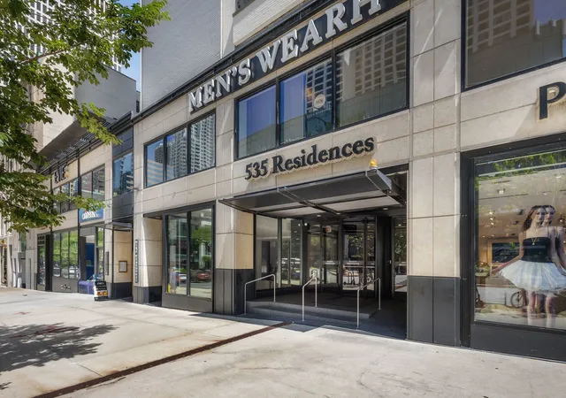 2nd image of 535 N Michigan Ave, Chicago, IL 60611