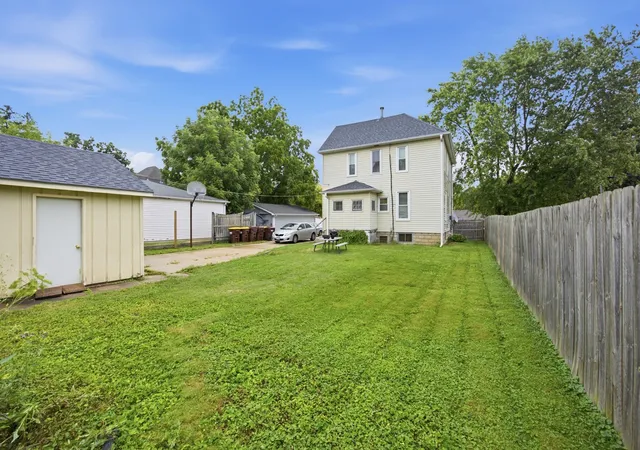 Photo 12 of Multi family home for sale at 616 S Jefferson St, Woodstock, IL 60098 | MLS# 12711814 | Listing updated on 2026-07-30