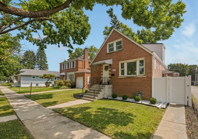 2nd image of 4031 Park Ave, Brookfield, IL 60513 | MLS# 12711825