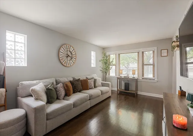 5th image of 4031 Park Ave, Brookfield, IL 60513 | MLS# 12711825