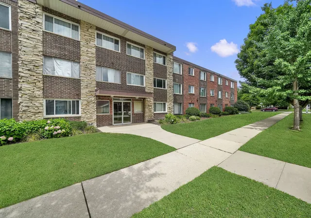 Photo 2 of Condo for sale at 10210 Washington Ave #115, Oak Lawn, IL 60453 | MLS# 12711837 | Listing updated on 2026-08-13