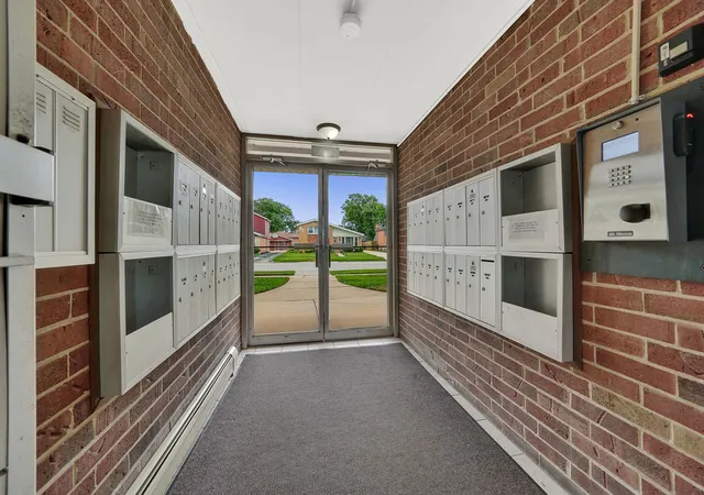 Photo 4 of Condo for sale at 10210 Washington Ave #115, Oak Lawn, IL 60453 | MLS# 12711837 | Listing updated on 2026-08-13