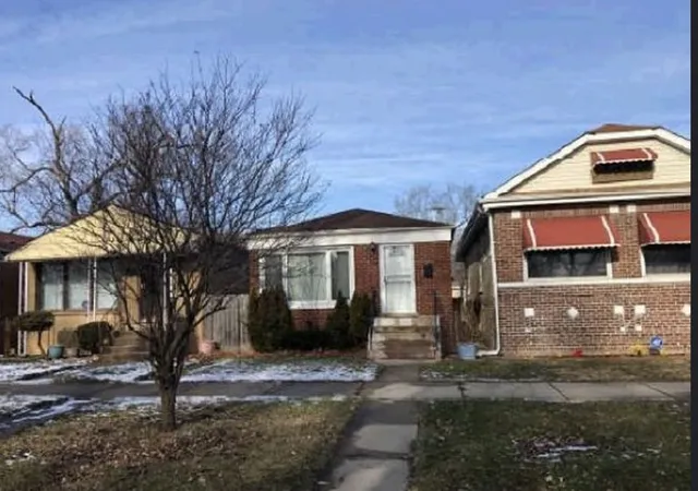 Photo 1 of Single family home for sale at 1150 W 112th Place, Chicago, IL 60643 | MLS# 12711844 | Listing updated on 2026-08-22