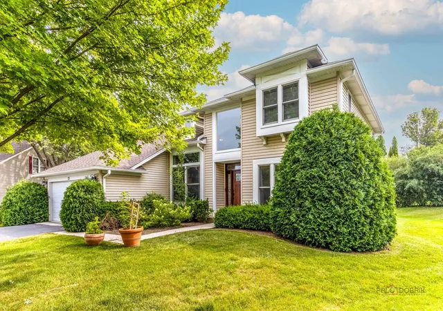 Photo 1 of Single family home for sale at 73 Shelby Ct, Vernon Hills, IL 60061 | MLS# 12711882 | Listing updated on 2026-08-30