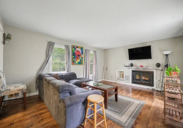 Photo 3 of Single family home for sale at 532 Carlyle Ln, Bolingbrook, IL 60440 | MLS# 12711902 | Listing updated on 2026-10-09
