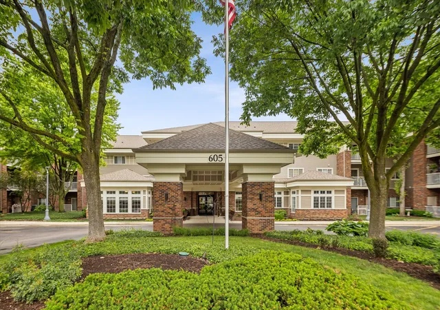 1st image of 605 Barrington Ave #332, East Dundee, IL 60118 | MLS# 12711918