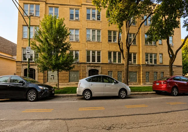 2nd image of 2208 W Winnemac Ave #2, Chicago, IL 60625 | MLS# 12711959