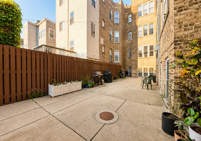 2nd image of 2208 W Winnemac Ave, Chicago, IL 60625