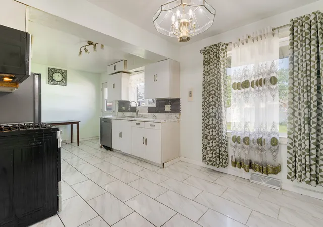 Photo 4 of Single family home for sale at 2308 185th Street, Lansing, IL 60438 | MLS# 12711976 | Listing updated on 2026-09-21