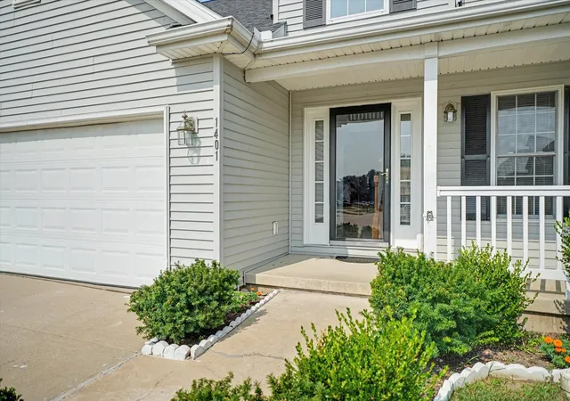 Photo 4 of Single family home for sale at 1401 Peppermill Ln, Champaign, IL 61822 | MLS# 12711978 | Listing updated on 2026-10-06