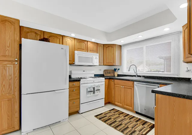 Photo 4 of Single family home for sale at 265 Chestnut Ave, South Chicago Heights, IL 60411 | MLS# 12711988 | Listing updated on 2026-10-21