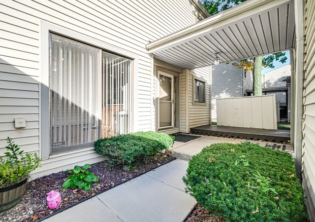 Photo 1 of Townhouse for sale at 3539 Golfview Dr #3539, Hazel Crest, IL 60429 | MLS# 12712003 | Listing updated on 2026-10-30