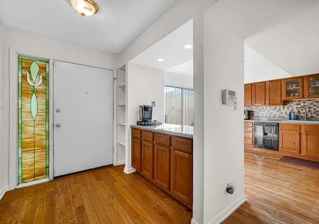 Photo 3 of Townhouse for sale at 3539 Golfview Dr #3539, Hazel Crest, IL 60429 | MLS# 12712003 | Listing updated on 2026-10-30