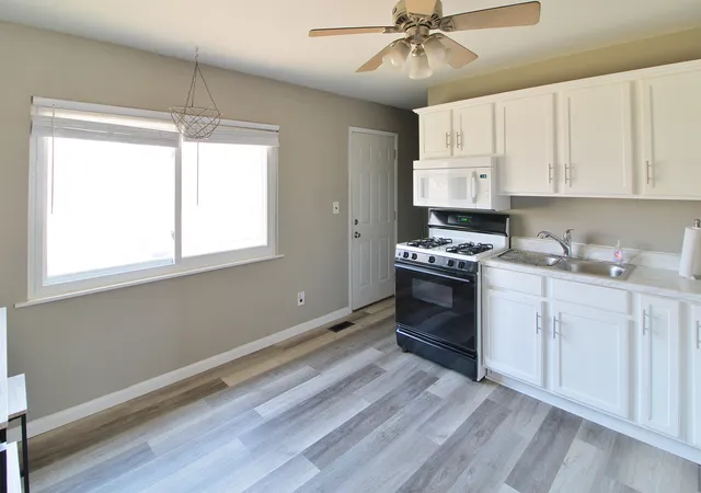 3rd image of 618 Dogwood Dr, Champaign, IL 61821 | MLS# 12712015