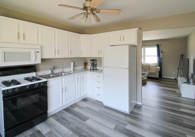 4th image of 618 Dogwood Dr, Champaign, IL 61821 | MLS# 12712015