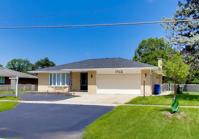 Photo 2 of Single family home for sale at 1762 E Camp Mcdonald Rd, Mount Prospect, IL 60056 | MLS# 12712023 | Listing updated on 2026-09-21
