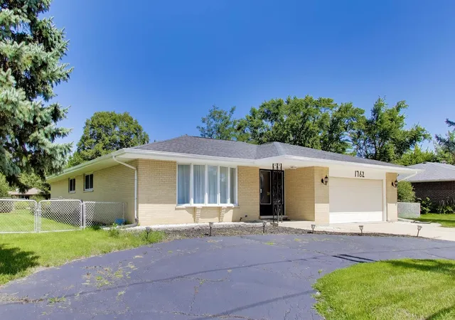 Photo 3 of Single family home for sale at 1762 E Camp Mcdonald Rd, Mount Prospect, IL 60056 | MLS# 12712023 | Listing updated on 2026-09-21