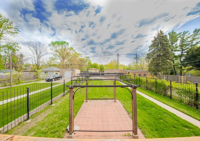 Photo 4 of Single family home for sale at 10215 S Charles St, Chicago, IL 60643 | MLS# 12712032 | Listing updated on 2026-07-27