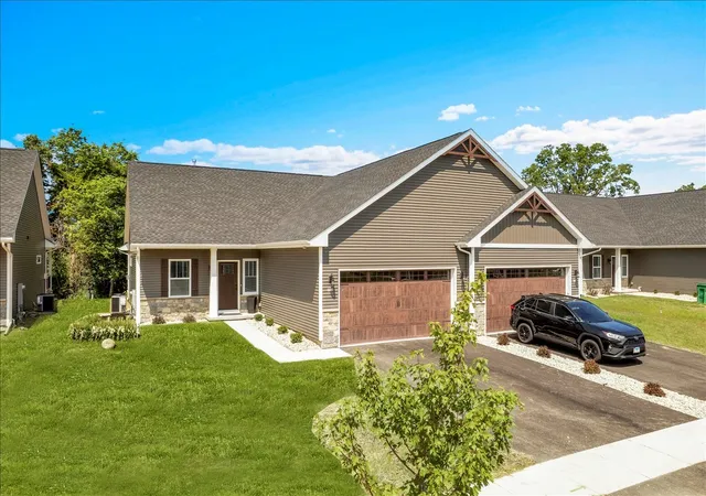Photo 2 of Condo for sale at 609 Anjali Ct, Sycamore, IL 60178 | MLS# 12712055 | Listing updated on 2026-10-05