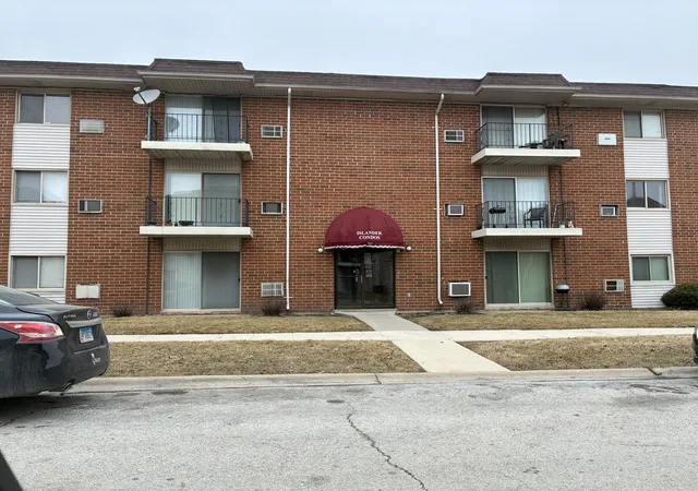 Photo 1 of Condo for sale at 1912 Canal St #3D, Blue Island, IL 60406 | MLS# 12712118 | Listing updated on 2026-09-22