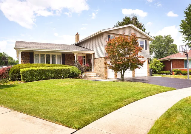1st image of 16536 Maple Ct, South Holland, IL 60473 | MLS# 12712133