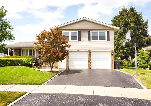 Photo 2 of Single family home for sale at 16536 Maple Ct, South Holland, IL 60473 | MLS# 12712133 | Listing updated on 2026-09-23