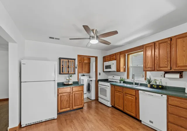 Photo 3 of Single family home for sale at 33320 N Sunset Ave, Grayslake, IL 60030 | MLS# 12712178 | Listing updated on 2026-09-06