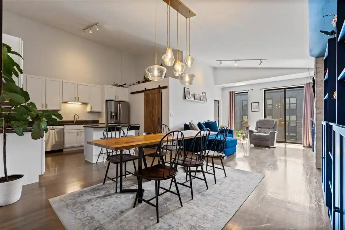 Listing Photo 2 - Condo for sale in 2513 N Milwaukee Ave located at 2513 N Milwaukee Ave, Chicago, IL 60647 - Unit #3N