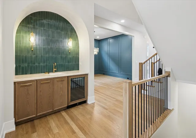 Photo 4 of Single family home for sale at 498 W 3rd Avenue, Elmhurst, IL 60126 | MLS# 12712286 | Listing updated on 2026-08-03