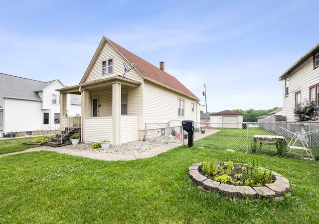 Photo 1 of Single family home for sale at 2819 Commercial Ave, South Chicago Heights, IL 60411 | MLS# 12712315 | Listing updated on 2026-07-29