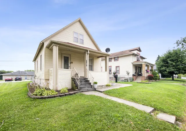 Photo 3 of Single family home for sale at 2819 Commercial Ave, South Chicago Heights, IL 60411 | MLS# 12712315 | Listing updated on 2026-07-29
