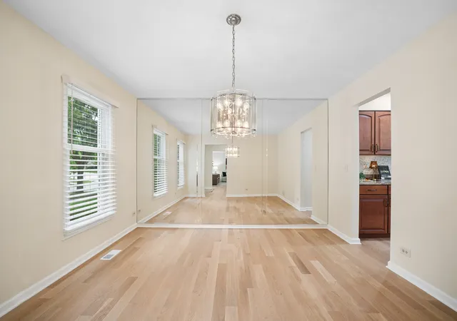 Photo 4 of Single family home for sale at 4008 N Walnut Ave, Arlington Heights, IL 60004 | MLS# 12712322 | Listing updated on 2026-09-19