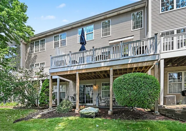 Photo 25 of Townhouse for sale at 11044 72nd Street, Indian Head Park, IL 60525 | MLS# 12712325 | Listing updated on 2026-09-03