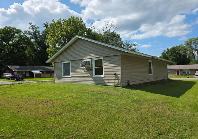 Photo 3 of Single family home for sale at 1351 Madira Way, Carbondale, IL 62901 | MLS# 12712356 | Listing updated on 2026-09-13