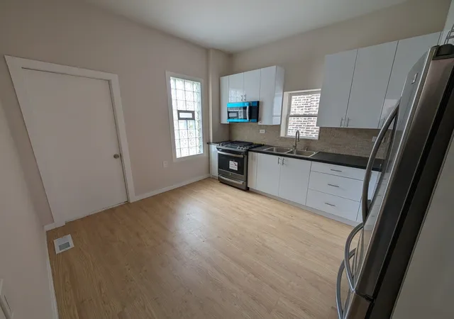 5th image of 654 E 92Nd Pl, Chicago, IL 60619 | MLS# 12712360