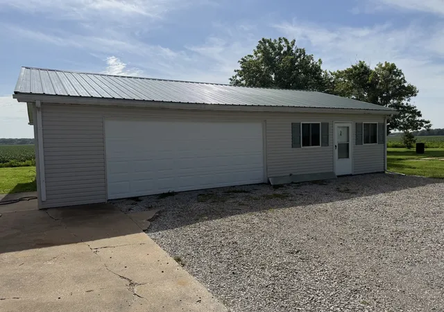 Photo 2 of Sale Pending at 4016 Valier Carpet Rd, Tamaroa, IL 62888 | MLS# 12712375 | Listing updated on 2026-07-22