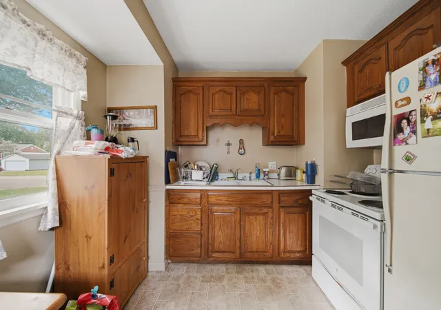 4th image of 1315 7Th Ave, Sterling, IL 61081 | MLS# 12712398