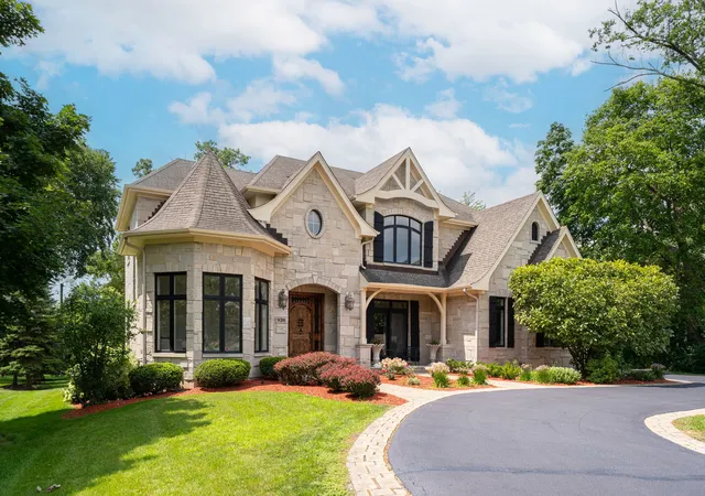 2nd image of 920 Raleigh Rd, Glenview, IL 60025 | MLS# 12712498