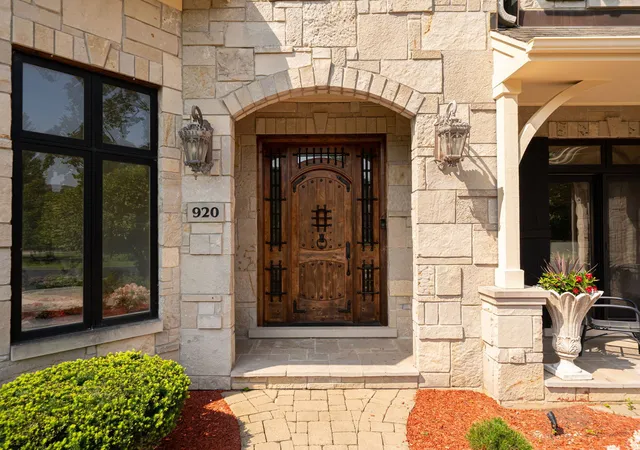 3rd image of 920 Raleigh Rd, Glenview, IL 60025 | MLS# 12712498