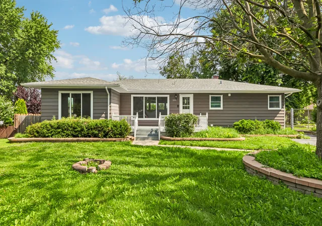 Photo 1 of Single family home for sale at 520 Woodlyn Dr, Aurora, IL 60505 | MLS# 12712512 | Listing updated on 2026-10-05