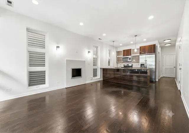 Photo 3 of Sale Pending at 2712 N Artesian Ave #2, Chicago, IL 60647 | MLS# 12712535 | Listing updated on 2026-09-29