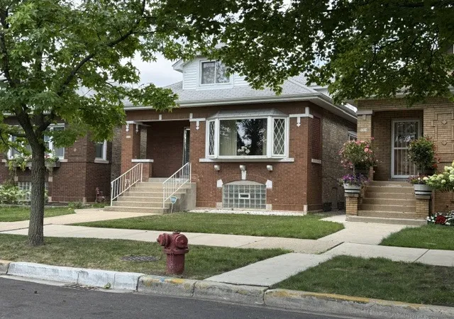 1st image of 5330 W Melrose St, Chicago, IL 60641 | MLS# 12712573