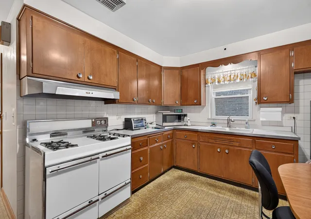 Photo 3 of Sale Pending at (Undisclosed), Evanston, IL 60202 | MLS# 12712625 | Listing updated on 2026-09-16