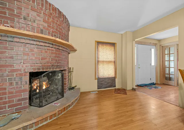 Photo 2 of Single family home for sale at 661 S Red Oak Ln, Chana, IL 61015 | MLS# 12712636 | Listing updated on 2026-08-31